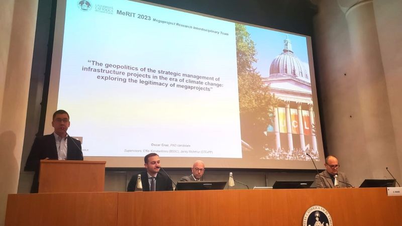 Egresado de Ingeniería Comercial en Administración recibe reconocimiento al mejor trabajo doctoral en la Conferencia MeRIT 2023 en Italia