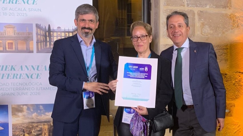 Investigación del académico Enrique Marinao de FAE Usach es premiada en la Conferencia ACIEK 2024 en París